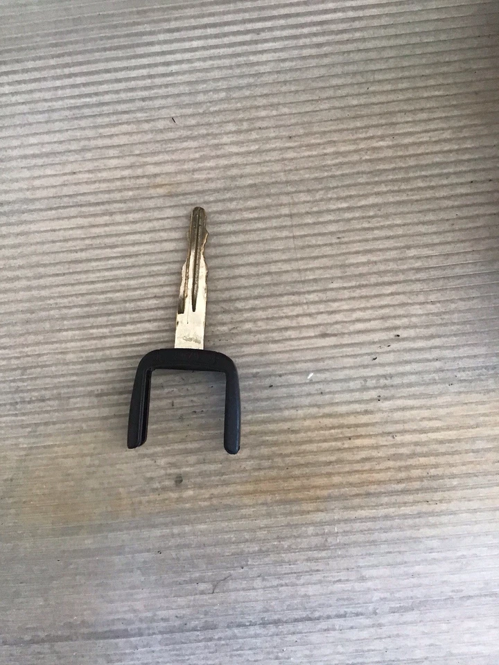 OEM 1999-2004 Nissan Pathfinder Maxima Ignition Switch 1 Key w/Immobilizer - Image 4 of 4