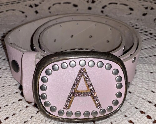 Baby Pink Bebe Belt Rhinestone “A” On Buckle Silver Studded Leather - Afbeelding 1 van 17