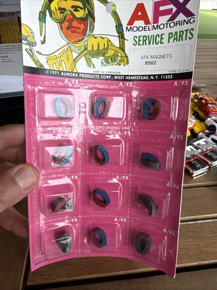 Piezas de servicio Aurora AFX #8502 (1971) - Imanes AFX - 12 pares - De colección Nuevo de Lote Antiguo Foto 2 de 4