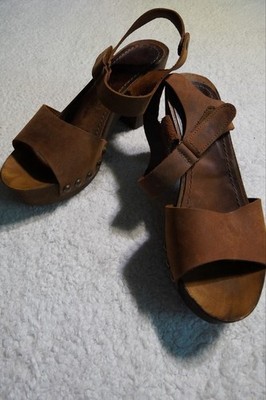 A.  Giannetti Made In Italy Wooden Clog Sandals Leather Studded Platform Heels 8
