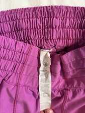 Lululemon Hotty Hot HR 2.5" Lined Shorts Women Pink