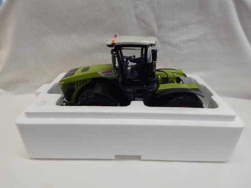 WIKING CLAAS 4500 XERION TRAC VC TRACTOR 7853 BNIB 1:32 - Picture 3 of 12