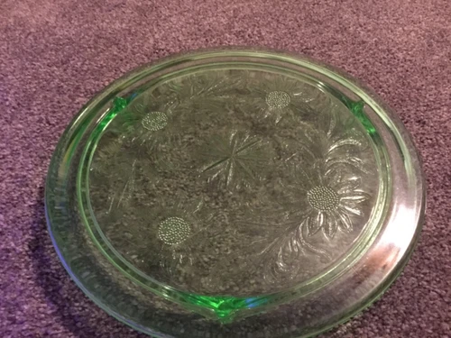 vintage jeanette uranium cake platter