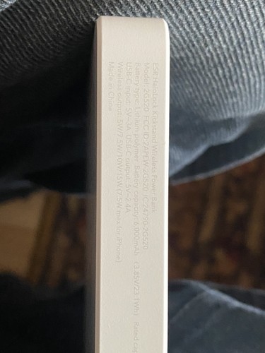 ESR Halo Lock 6000 mAh Wireless MagSafe Ladegerät. - Bild 7 von 7