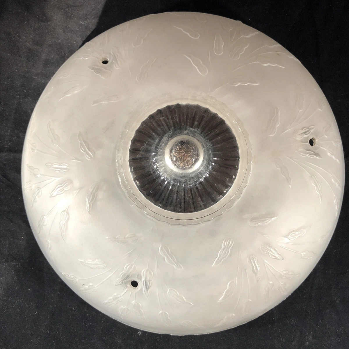 Screw on ceiling light on sale shade