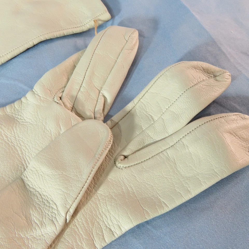 DE COLECCIÓN SERMONETA Marfil Niños Piel Cuero Guantes FORRO DE SEDA SUAVE Muñeca ITALIANO talla 8 Foto 3 de 4