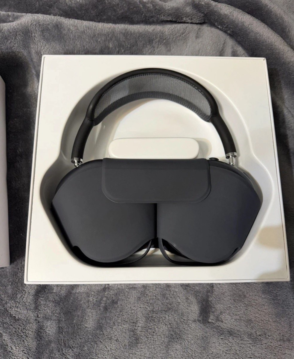 New Apple AirPods Max (USB-C) Over Ear Midnight Black Headphones
