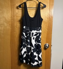 Express Women’s 4 Black/White Floral Sleeveless Skater Dress