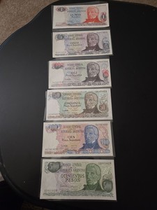 Argentina (Set/5 notes)  1-500 Pesos - 1970's and 1980's - Uncirc.
