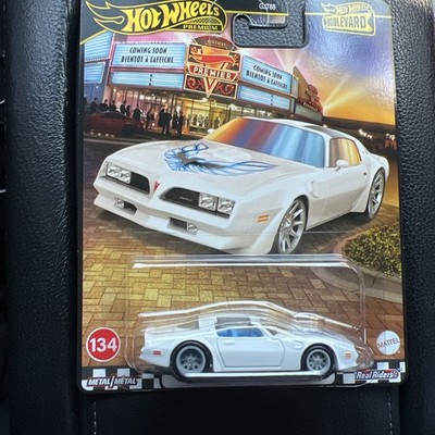 2025 Hot Wheels Premium Boulevard ' 77 PONTIAC FIREBIRD TA US