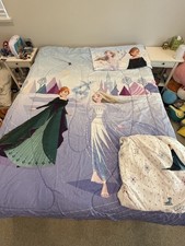 Disney Frozen 2 twin bed Comforter, pillow case, and fitted sheet