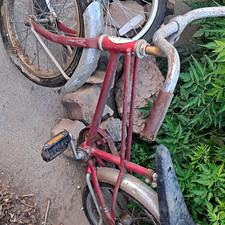 Murray Tricycle 3-Wheel Vintage Kids Ride-On Red Metal Frame White Fenders
