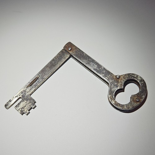 Steel Folding Skeleton Key Marked #8