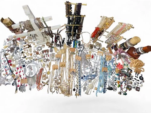 Huge Estate Jewelry Lot Gold Silver Tone All Wearable Costume 18+lb Some Signed