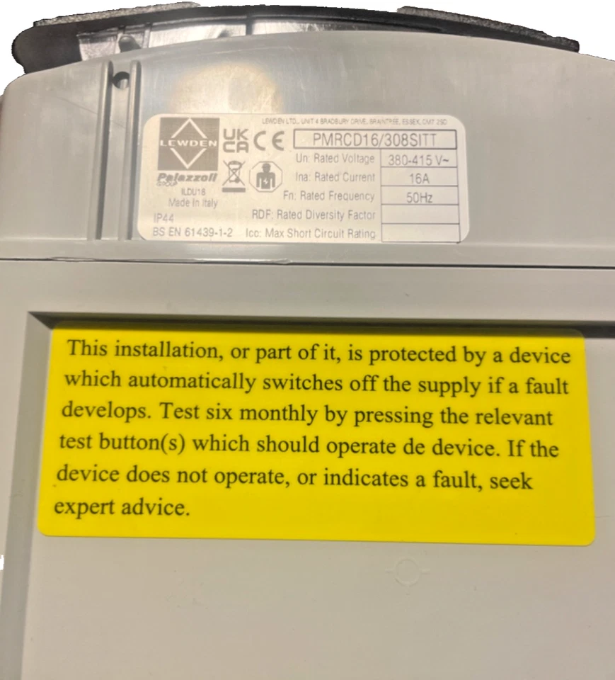 Lewden Palazzoli Switched Interlocked RCD Commando Socket 16A 3p+N+E C/W 25A RCD - Image 3 of 3