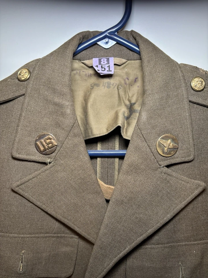 Abrigo de Servicio de Lana Sargento de las Fuerzas Aéreas del Ejército de los Estados Unidos Segunda Guerra Mundial - 8º Parche de la Fuerza Aérea, EE. UU. Foto 3 de 4
