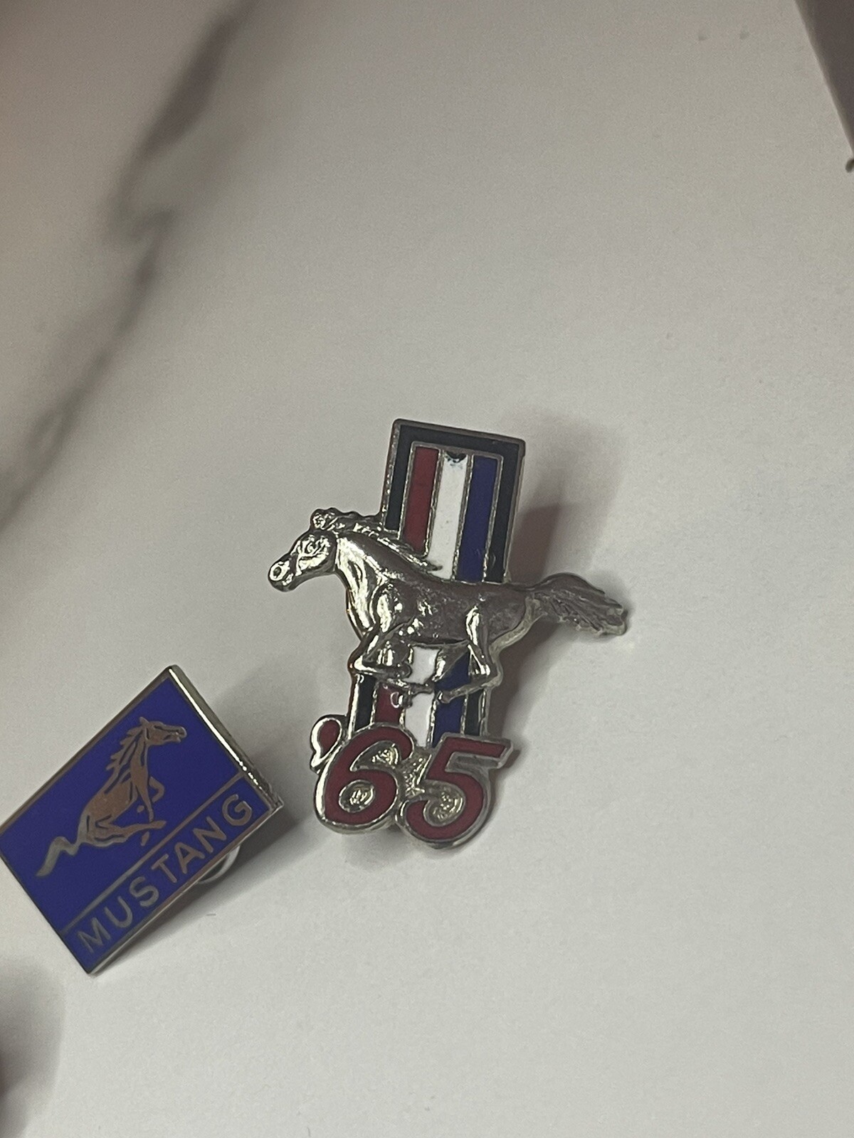 Lot of 4 Vintage Ford Mustang Hat Pins VG++ 2022 zamówienie pocztowe