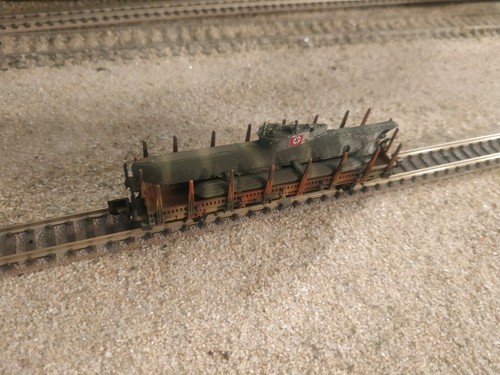 ARNOLD, WWII MILITARY WAGON WITH A U - BOAT LOADED, SCALE N - Picture 2 of 9
