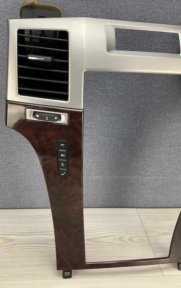 ➡️Bisel de ajuste de radio Cadillac Escalade EXT 2007-2014 con rejillas de ventilación. OEM. ¡Envío gratis! Foto 2 de 4