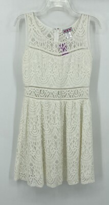 wedding dress in lace Floral Lace Wedding Dress Blum US 10 main image 1