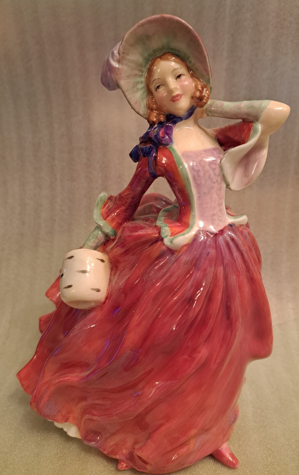 Vintage Royal Doulton HN1934 Autumn Breezes Figurine Collectible