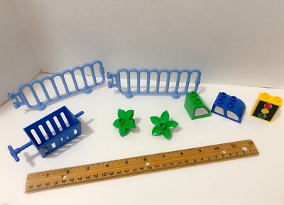 Lego Duplo Parts Lot Fence Car Stop Light L1