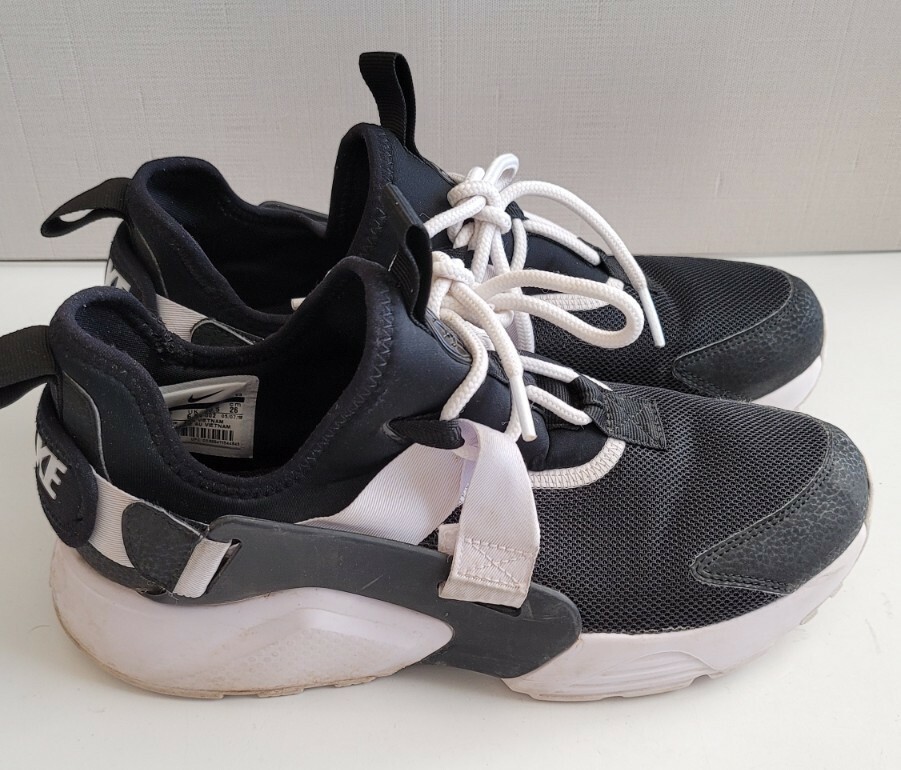 nike air huarache black white