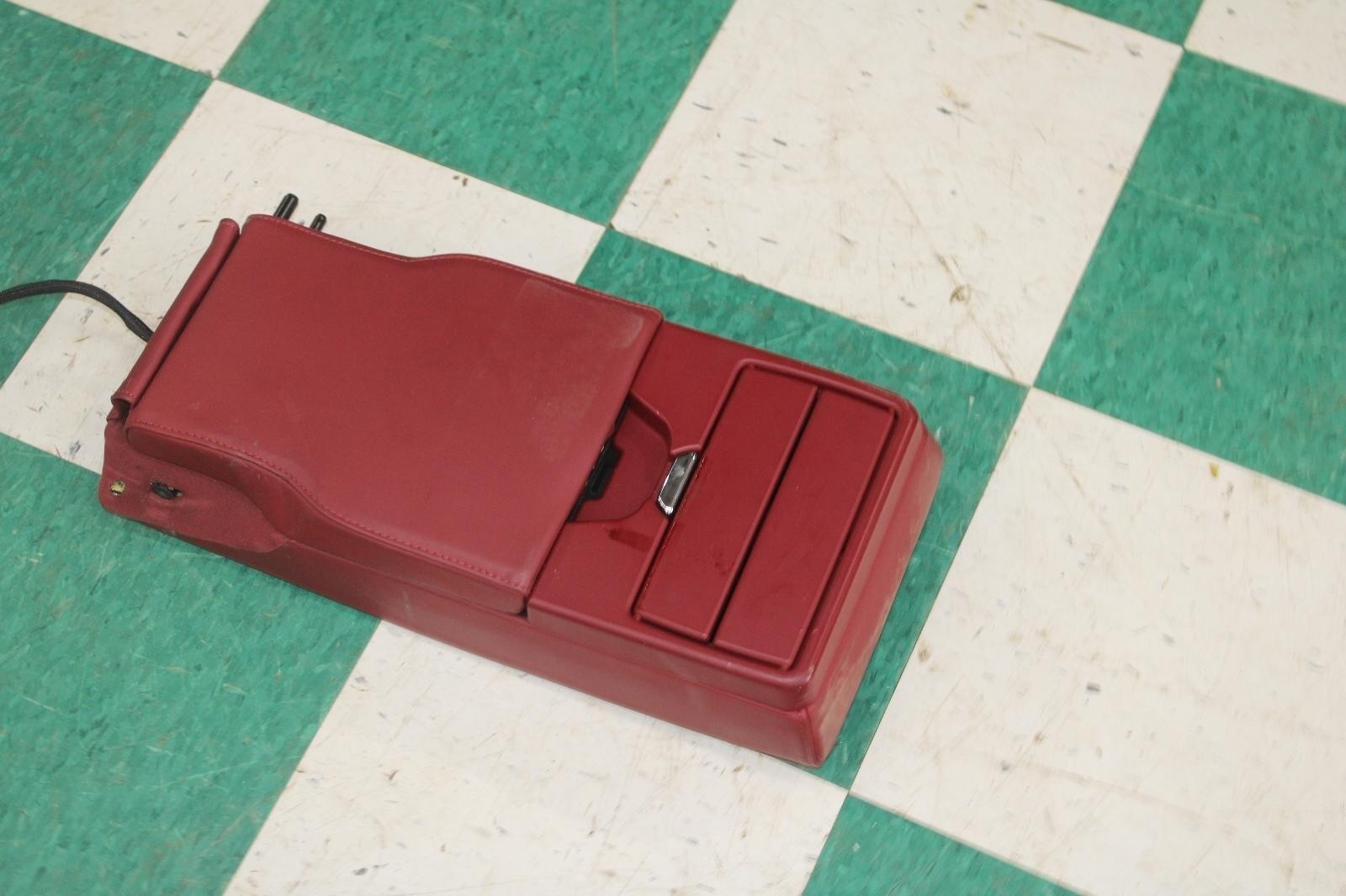 14-22 Ghibli Marrone Red Rear Console Fold Down Armrest Unit OEM WTY Trim Panel