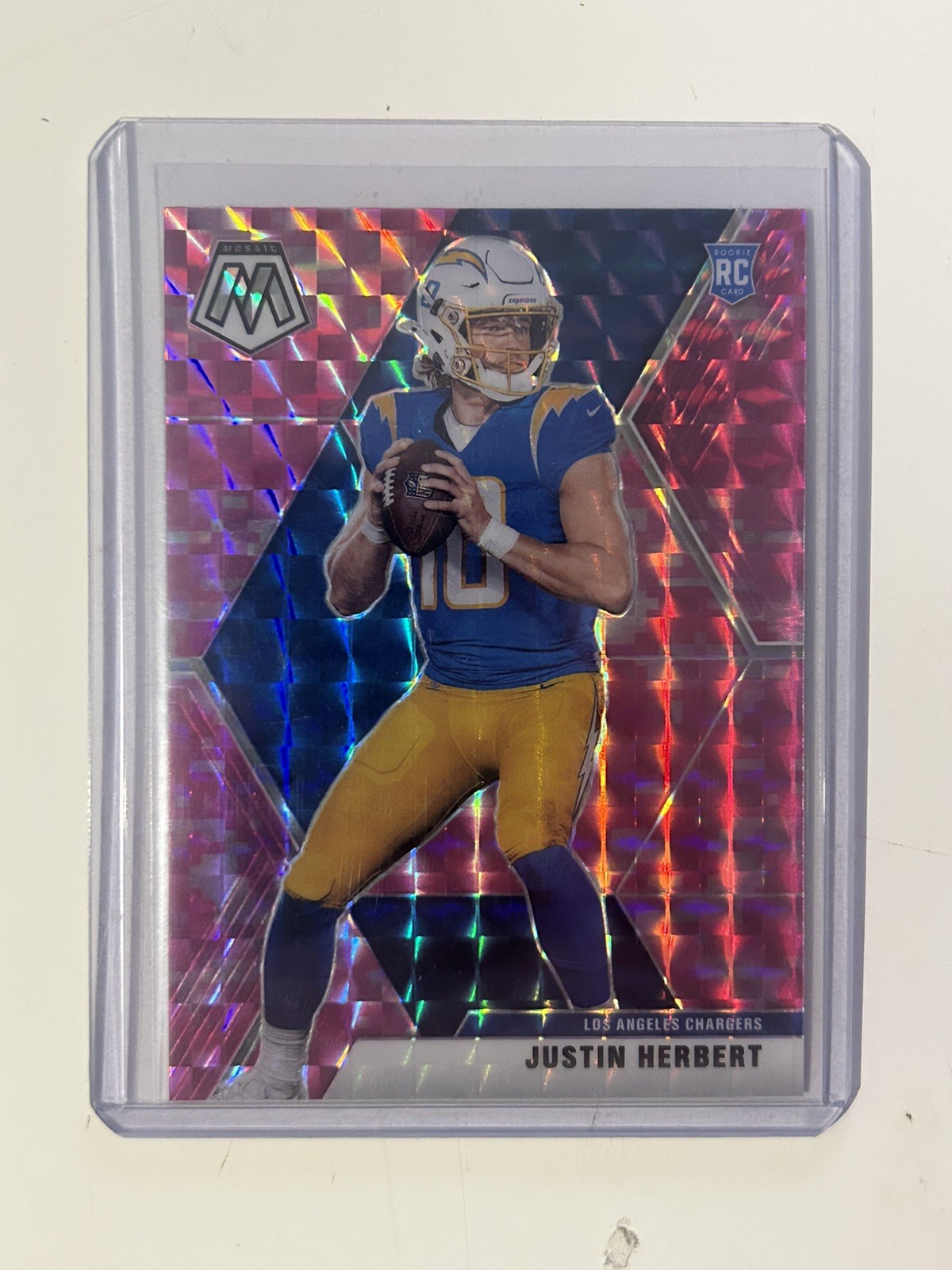 2020 Panini Mosaic - Rookies Justin Herbert #204 Camo Pink Mosaic Prizm (RC)