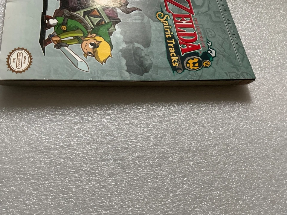 THE LEGEND OF ZELDA SPIRIT TRACKS PRIMA PREMIERE STRATEGY GUIDE gc used with map - Image 2 of 4