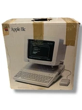 Vintage Apple IIc A2S4100 Computer With Power Supply