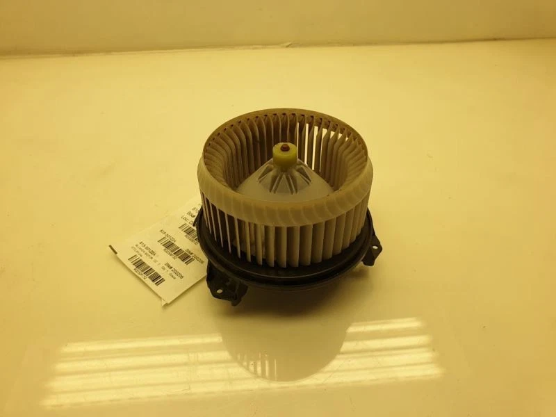 06-18 TOYOTA RAV4 2.4L V4 AC BLOWER MOTOR  - Image 2 of 4