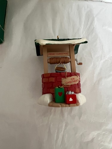 1990 Hallmark Keepsake Sweetheart Wishing Well Ornament In The Box - Picture 3 of 3