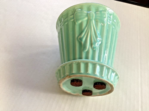 Vintage Shawnee Bow Tie Planter Green 5 1/2” Tall U.S.A. Attached Saucer