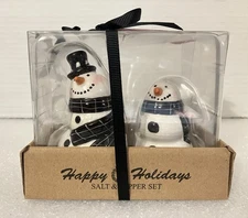 Potter’s Studio Snowmen Salt Pepper Shakers NWT 