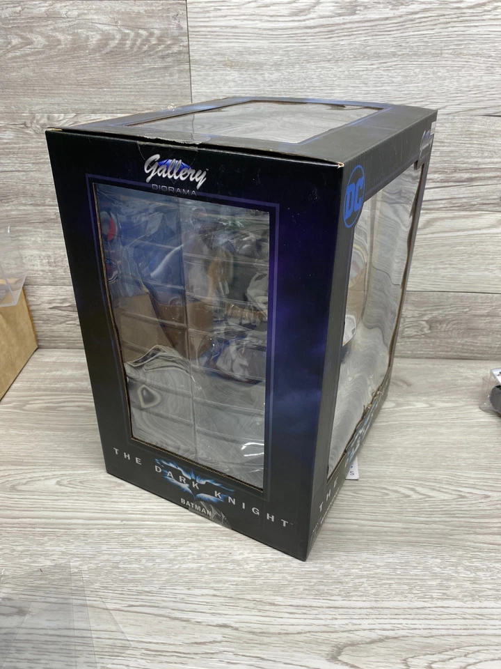 Galería Batman PVC Figura El Caballero Oscuro Película Diamond Select Toys DC 2019-ABIERTO Foto 2 de 3