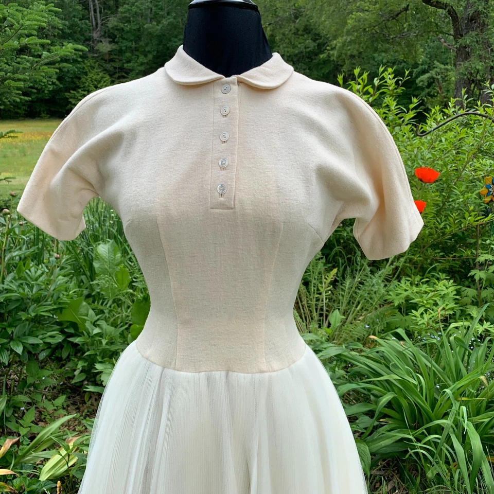 Vestido de novia de invierno Anne Fogarty años 50 bailarina longitud acordeón falda plisada Foto 4 de 4