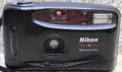 Nikon Nice Touch 3 35mm Point & Shoot Film Camera 31mm Lens UNTESTED 4 PARTS
