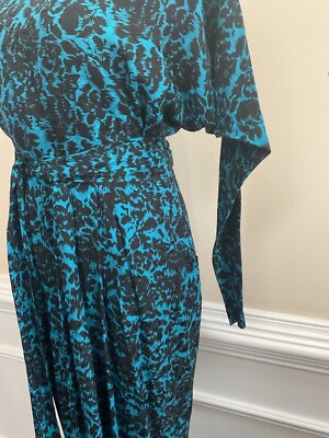 silk straight dress 8717: Silk chiffon straight dress featuring a sweetheart neckline