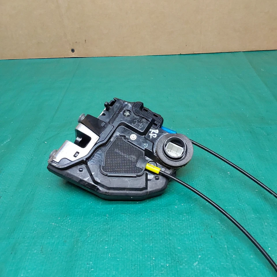 Actuador de bloqueo de pestillo de puerta trasera derecha Scion xB 2008-2015 OEM 7083104 Foto 2 de 4