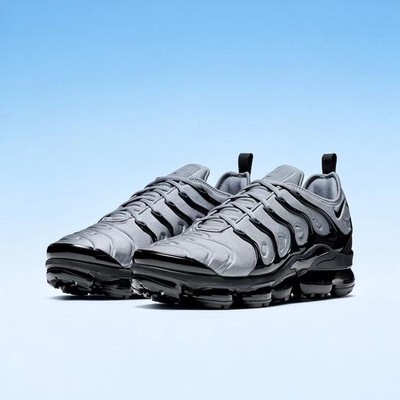 Nike Air VaporMax Plus TN gray black Men's Air Cushion Sneakers