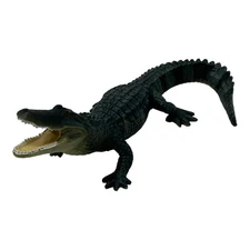 Safari Ltd Alligator Wildlife Figure Realistic Reptile Collectible Toy Display