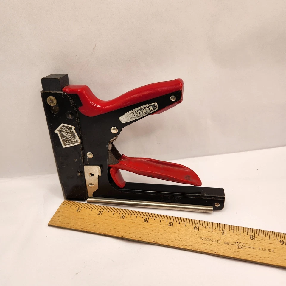 Pistola grapadora Craftsman Heavy Duty .050" de colección hecha en EE. UU. coleccionable Foto 3 de 4