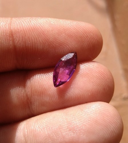 1.94Cts Umbalite Garnet from Tanzania! Striking Mix of Maroon Purple and Magenta - Picture 9 of 12