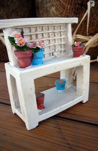 Weißer Garten Blumentisch mit Töpfen MI 56154 Miniatur Feengarten - Bild 6 von 11