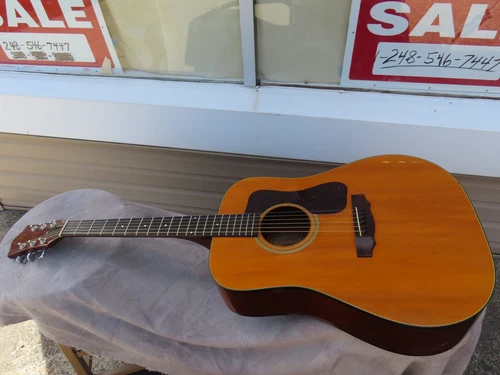 GUILD D-35 ACOUSTIC 1976  1 OWNER CLEAN with hang tag ORIGINAL