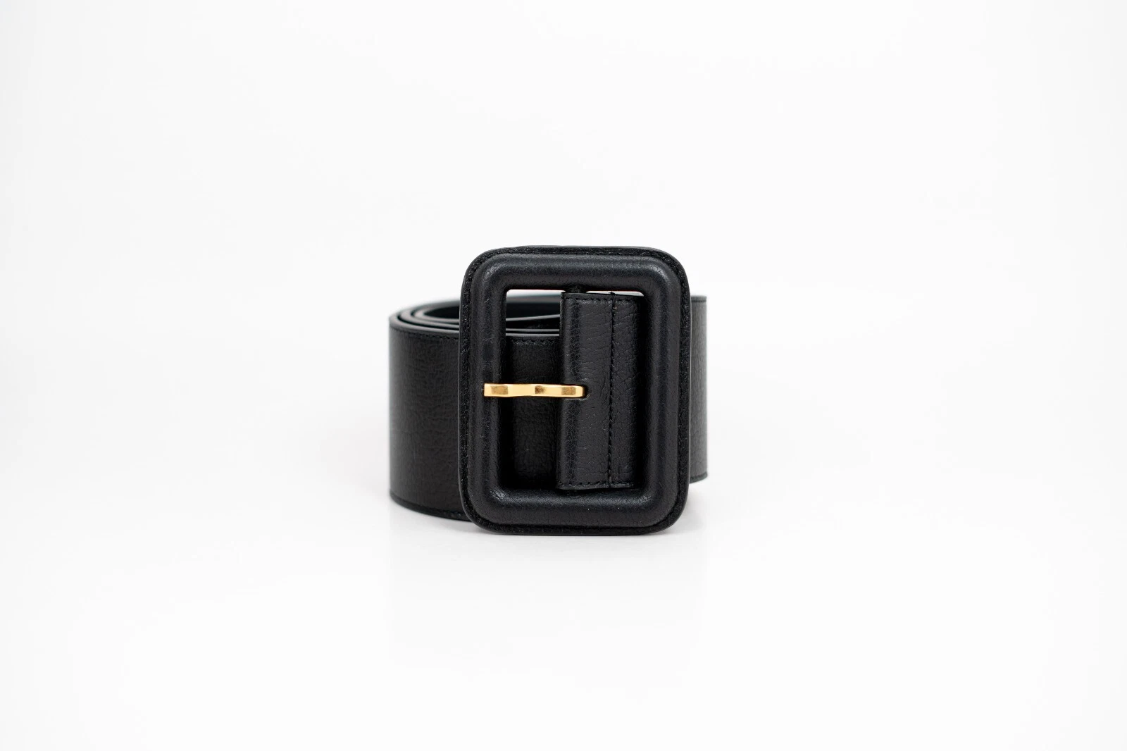 Saint Laurent Cinturon de piel negro avec hebilla cudrada