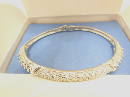 NEU IN BOX NEU IM KARTON 2002 AVON SILBER GROSSER PAVE ARMREIF ARMBAND UNBENUTZT! - Bild 8 von 9