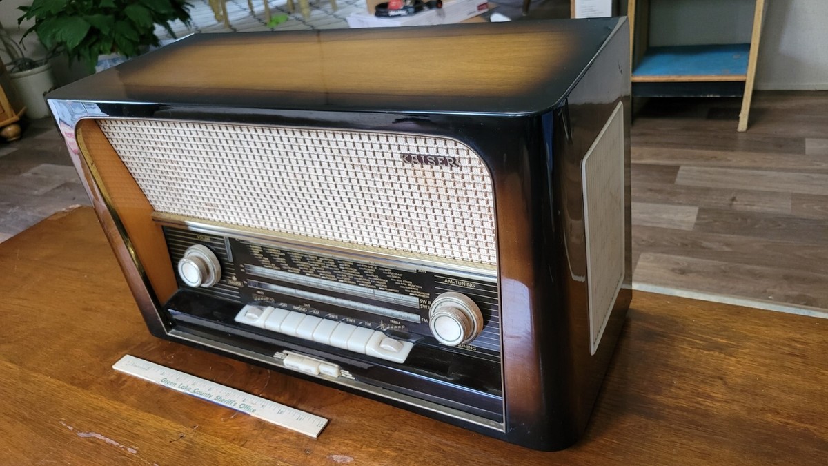 Vintage Kaiser/Grundig AM FM Short Wave Works Great Tube Radio