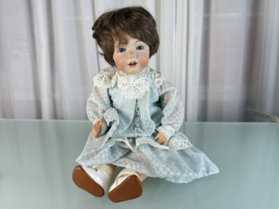 Poupée d'artiste ancienne tête porcelaine poupée 45 cm. État voir photo